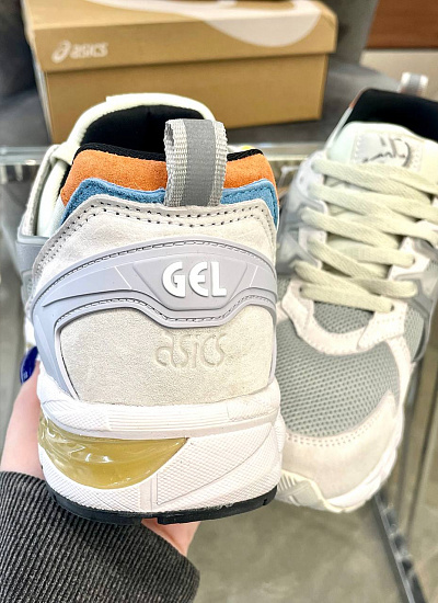 Кроссовки Asics