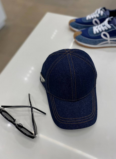 Кепка Prada