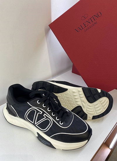 Кроссовки Valentino