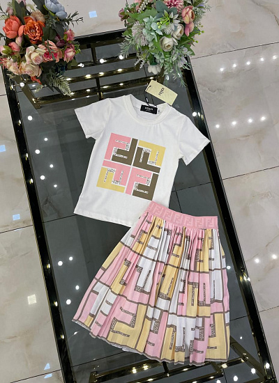 Костюм футболка юбка Fendi