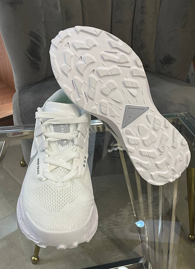 Кроссовки Nike