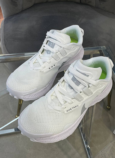 Кроссовки Nike