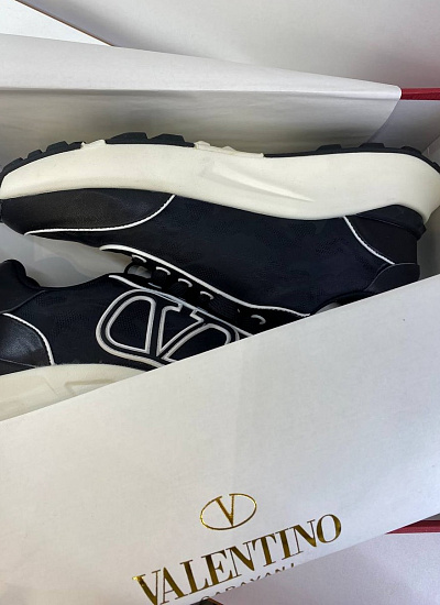 Кроссовки Valentino