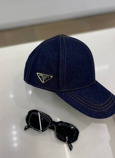 Кепка Prada