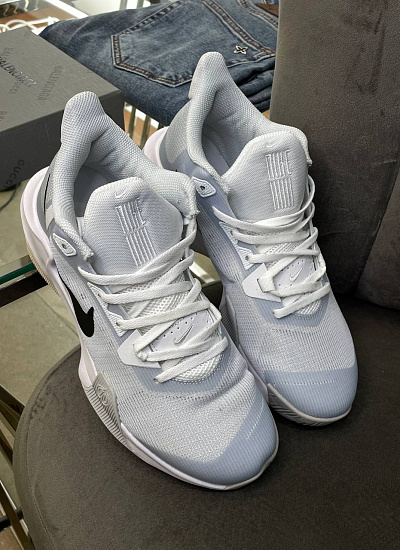 Кроссовки Nike