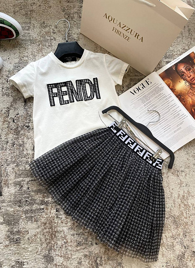 Костюм футболка юбка Fendi
