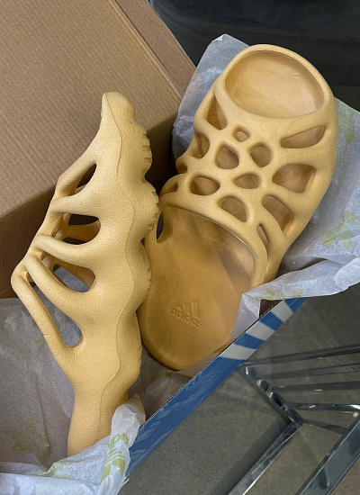 Сланцы Adidas