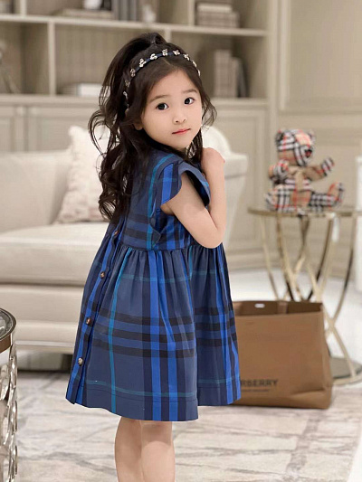 Платье Burberry (140 см)