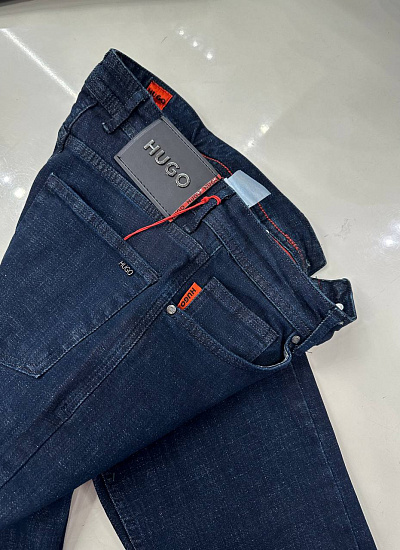 Джинсы Hugo Boss