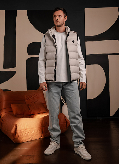 Жилет с капюшоном Moncler