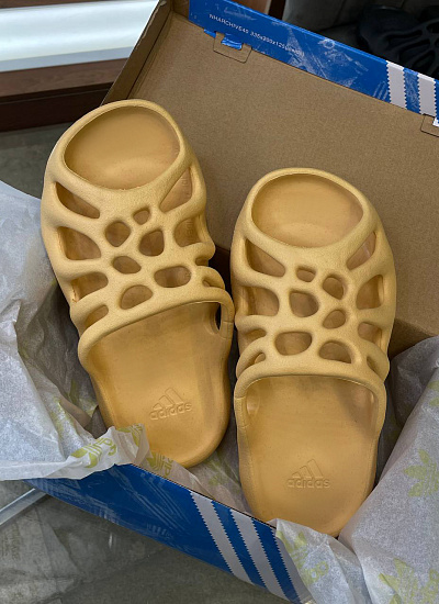 Сланцы Adidas