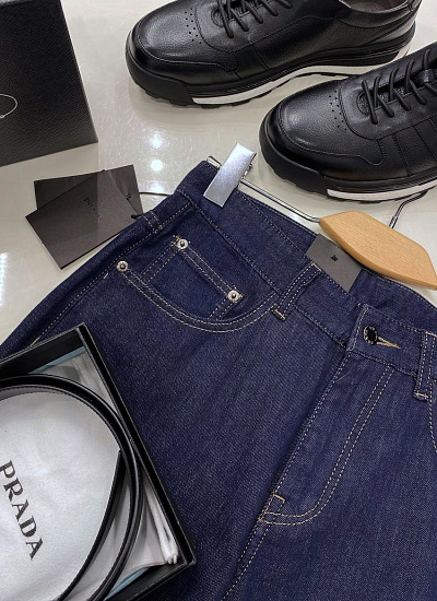 Джинсы Prada