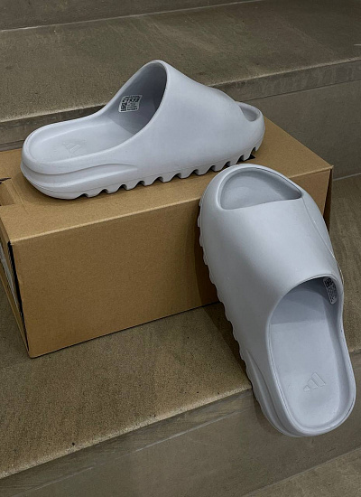 Тапки Yeezy Slide Adidas