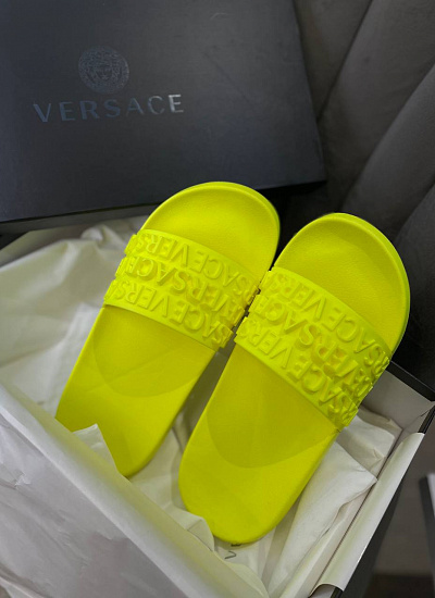 Сланцы Versace