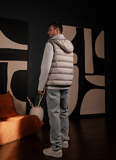 Жилет с капюшоном Moncler