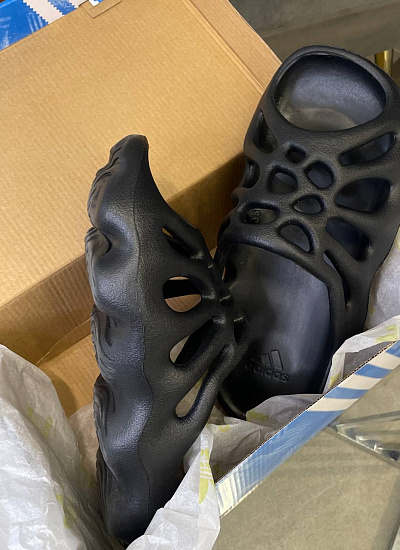 Сланцы Adidas
