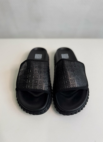 Сланцы Givenchy