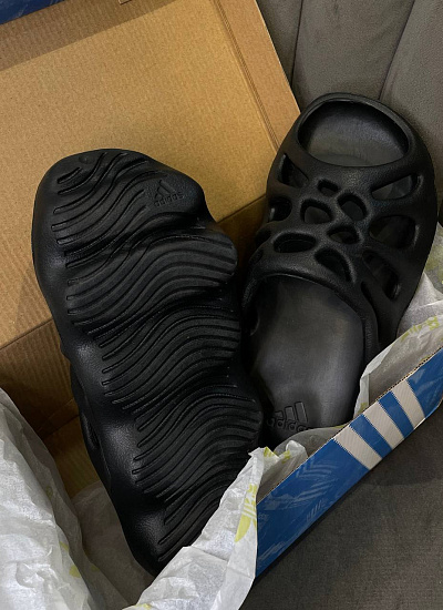 Сланцы Adidas