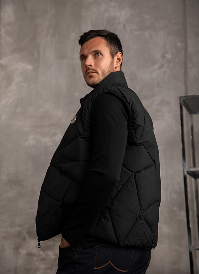Жилет утепленный Moncler